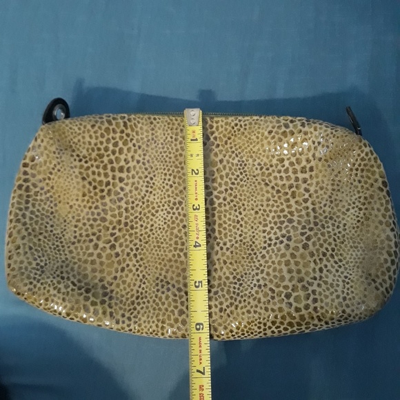 Due Fratelli Canada Crossbody Bag - Picture 4 of 8